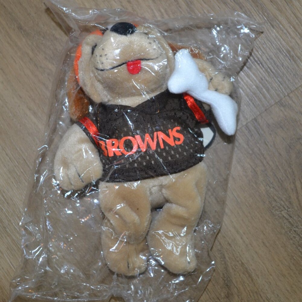 NEW Burger King Cleveland Browns Dawg Pound Plush Dog CHOMPS Coolbeans 1999